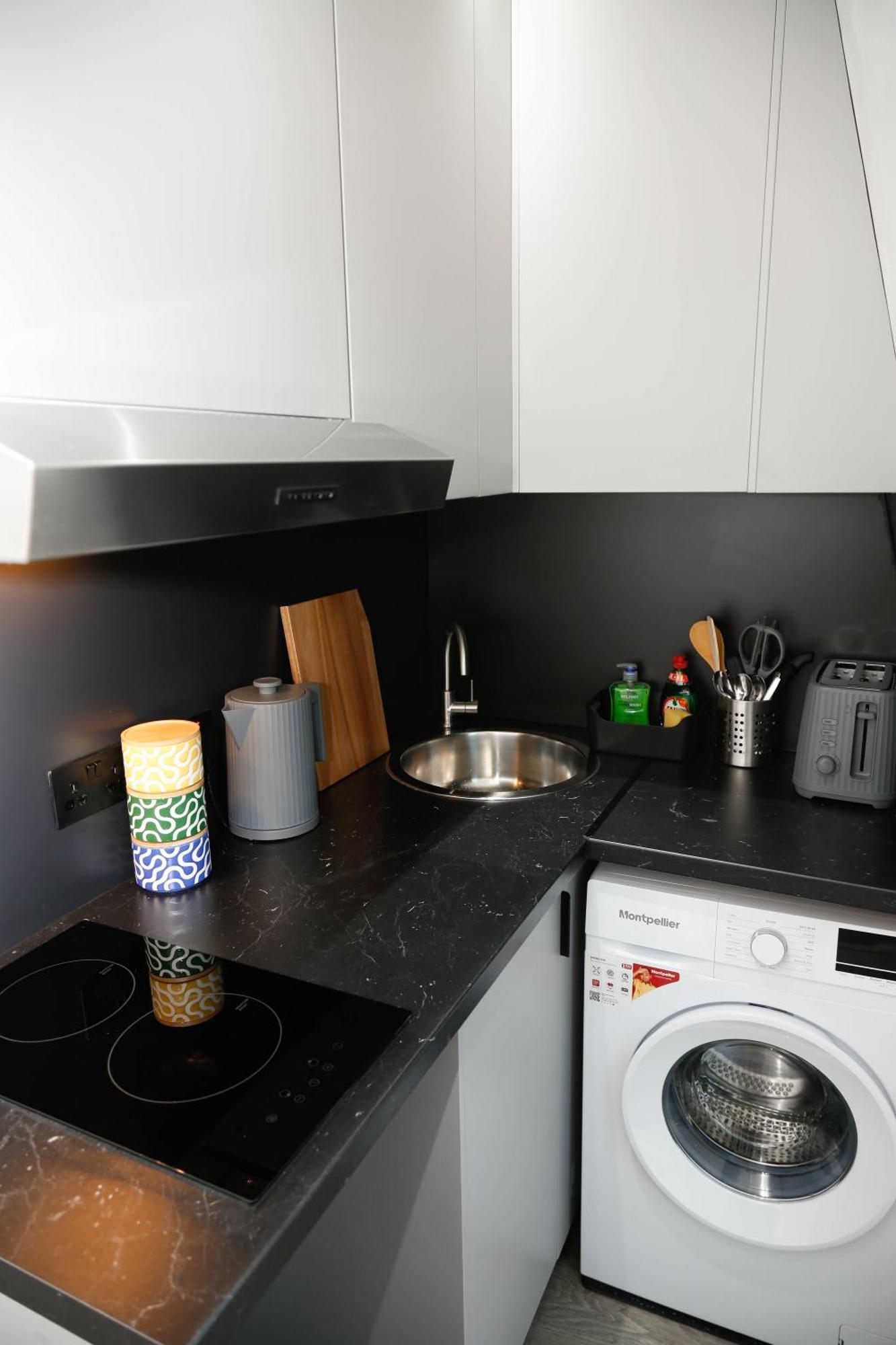 New Luxury Apartments In Central London Next To Shops, Cafes, Bars & Metro Exteriör bild