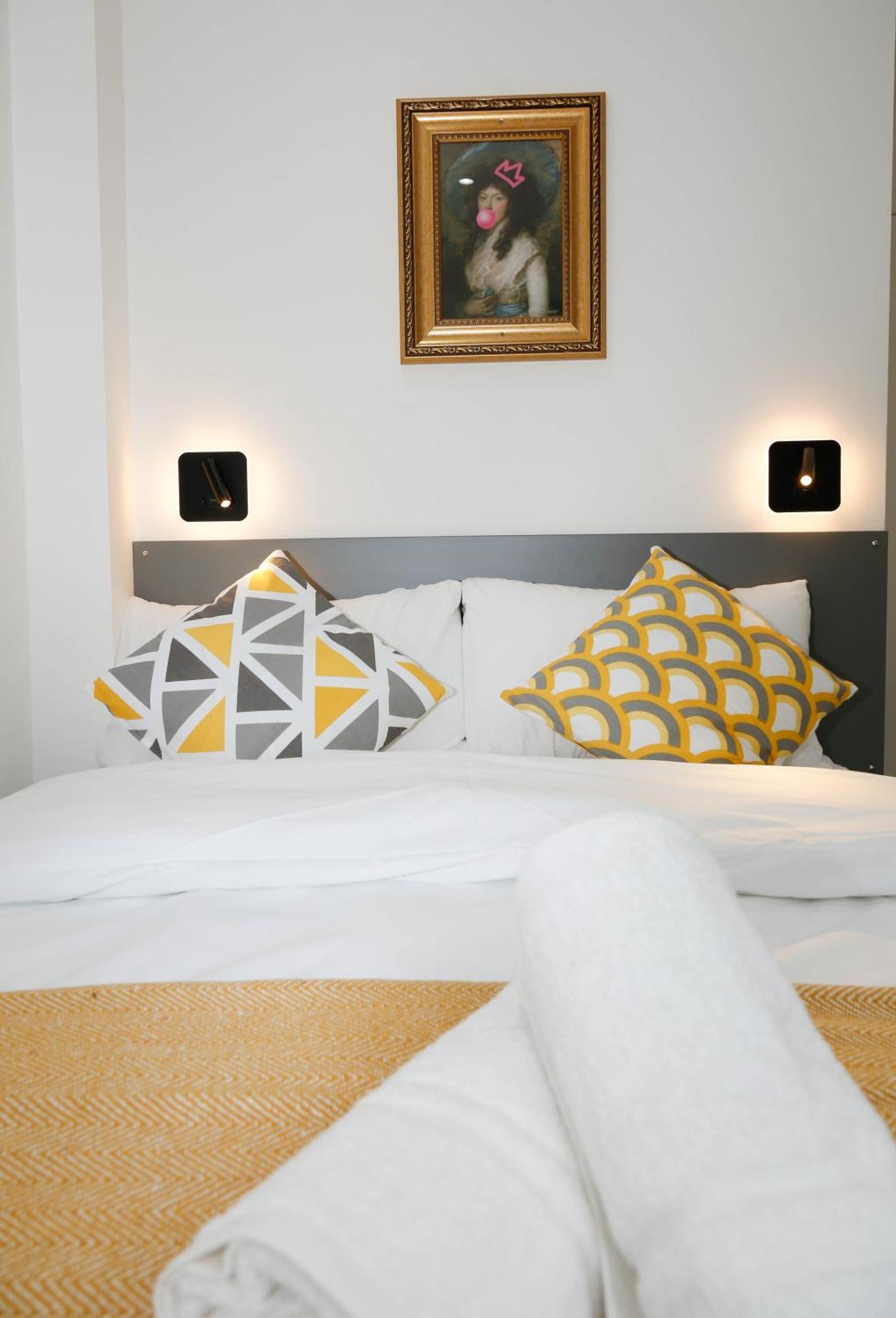 New Luxury Apartments In Central London Next To Shops, Cafes, Bars & Metro Exteriör bild