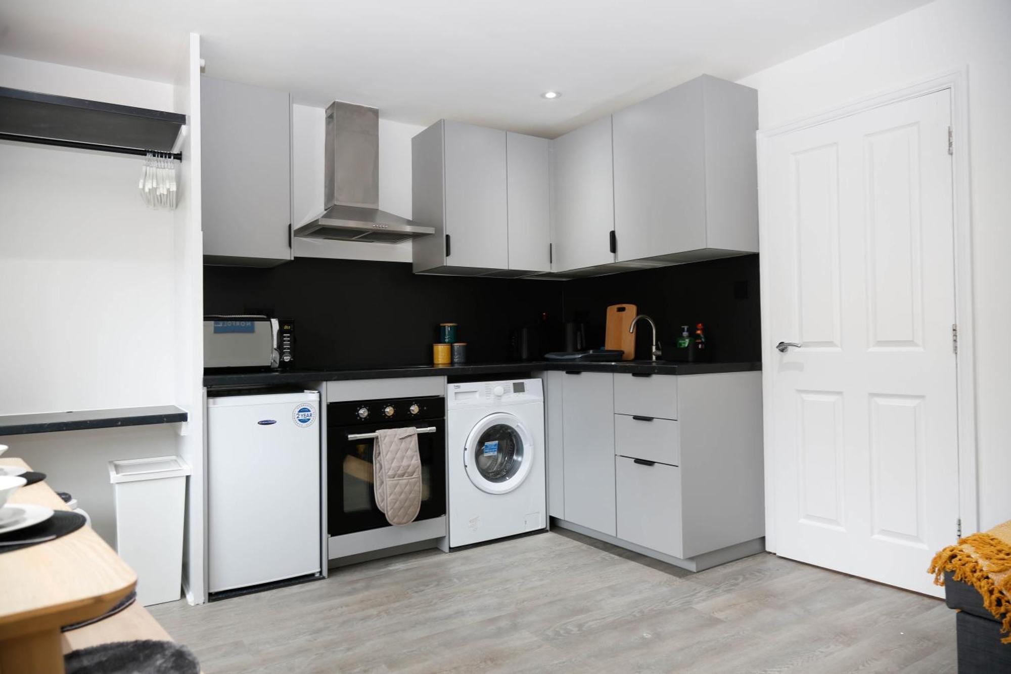 New Luxury Apartments In Central London Next To Shops, Cafes, Bars & Metro Exteriör bild