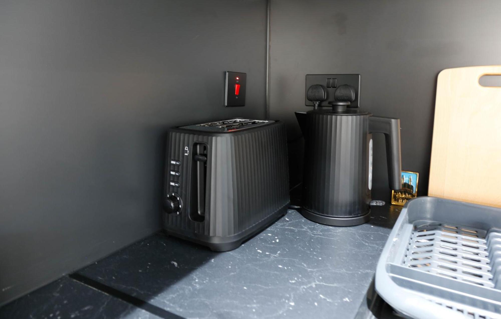 New Luxury Apartments In Central London Next To Shops, Cafes, Bars & Metro Exteriör bild